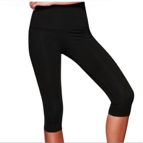 Lorna Jane High Waisted Capri Leggings 
